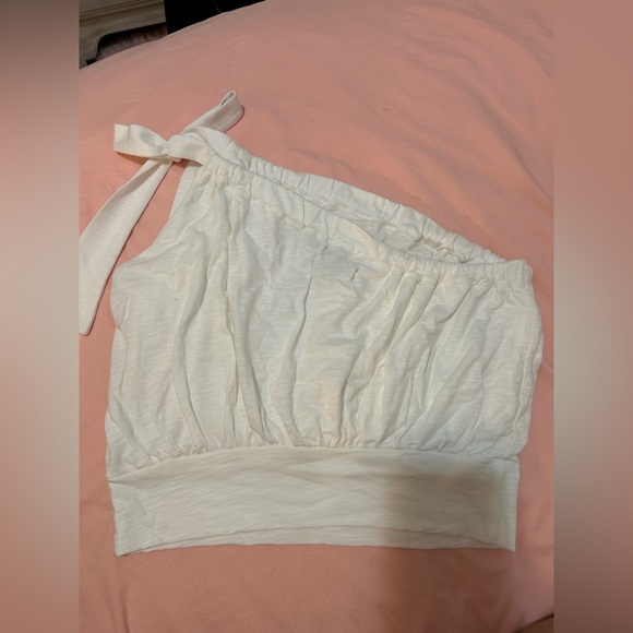 Tops - Picture 2 of 3